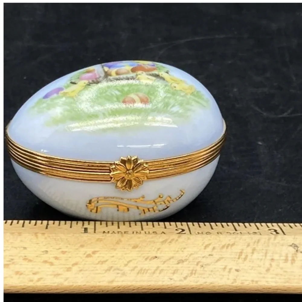 Vintage Limoges Artoria Easter Bunny Trinket Egg